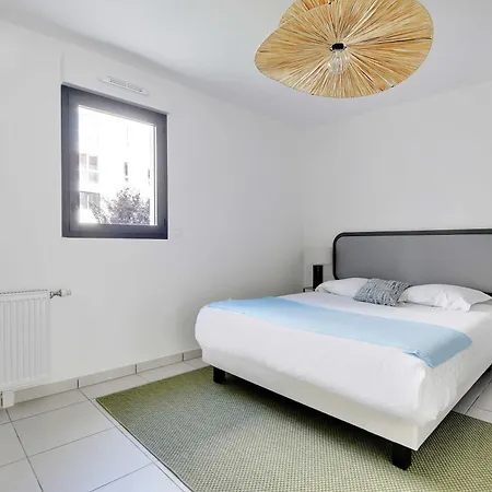 Elegant Appt - 2bdr 6p - Near Paris & La Defense